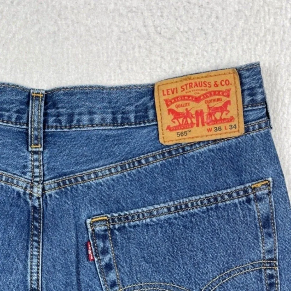 Levis 565 Loose Straight Jeans Mens 36x34 Blue Medium Wash Denim Work Casual